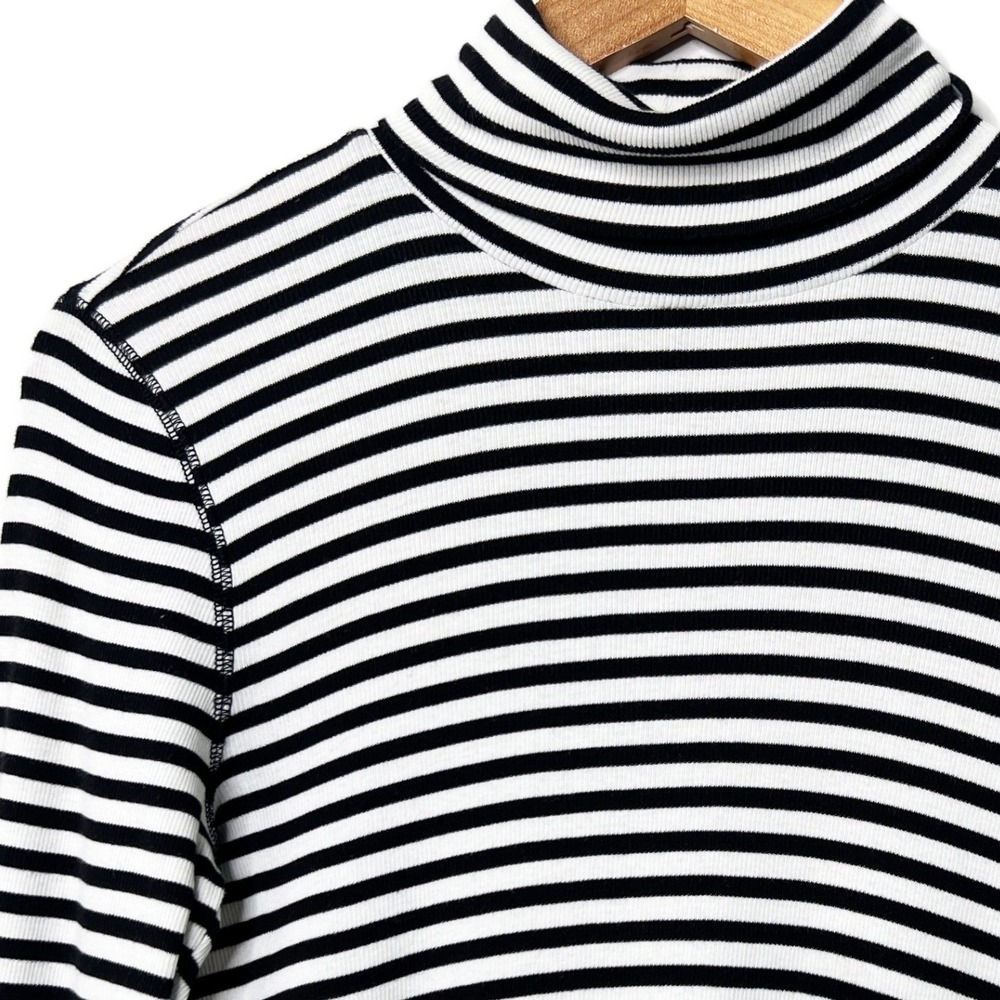 Everlane Womens Luxe Rib Turtleneck Bone Black Striped Supima Cotton Top Medium - Picture 6 of 8